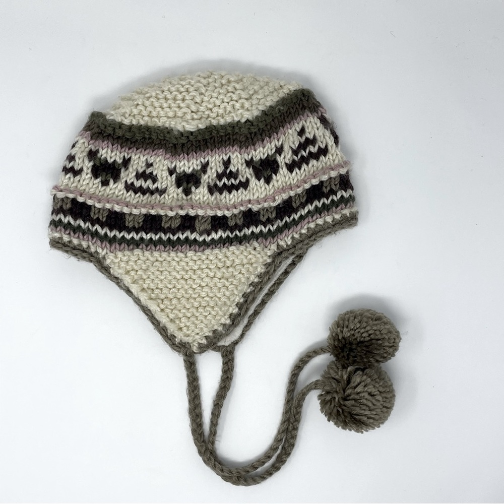 Accessorize Fleece Lined Knit Trapper Sherpa Style Hat Ear Flaps Ivory Brown